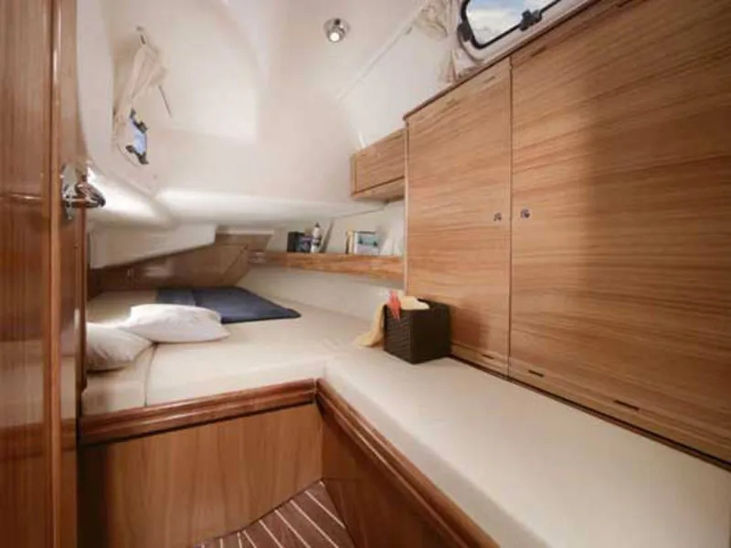 Bavaria 40 Cruiser - Sailboat in Lemmer
