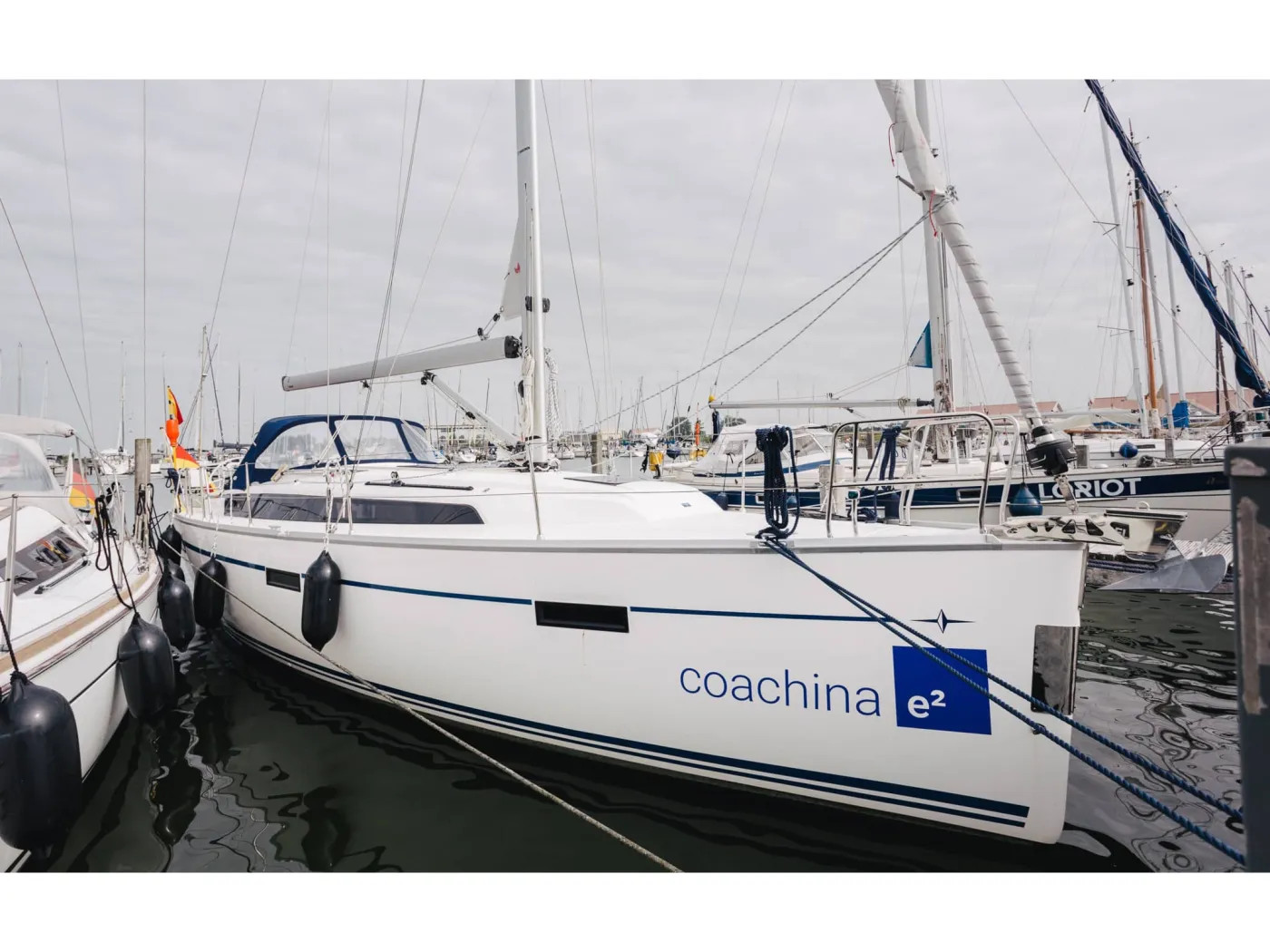 Bavaria Cruiser 37 - Sailboat in Lemmer