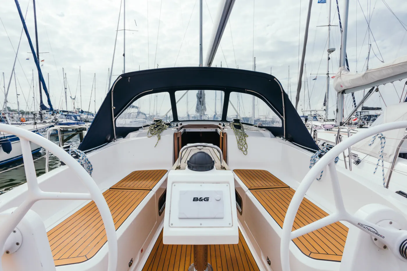 Bavaria Cruiser 37 - Sailboat in Lemmer