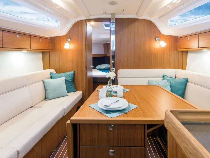 Bavaria Cruiser 37 - Sailboat in Lemmer