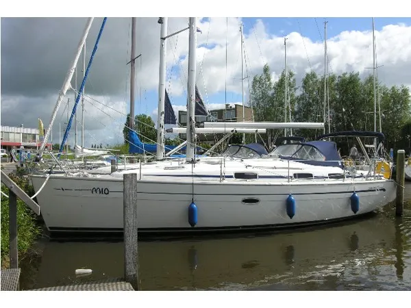 Bavaria 37 Cruiser - Sailboat in Lemmer