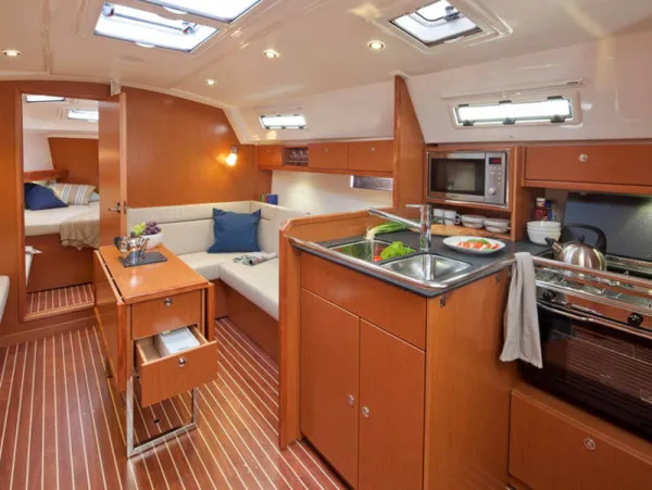 Bavaria Cruiser 36