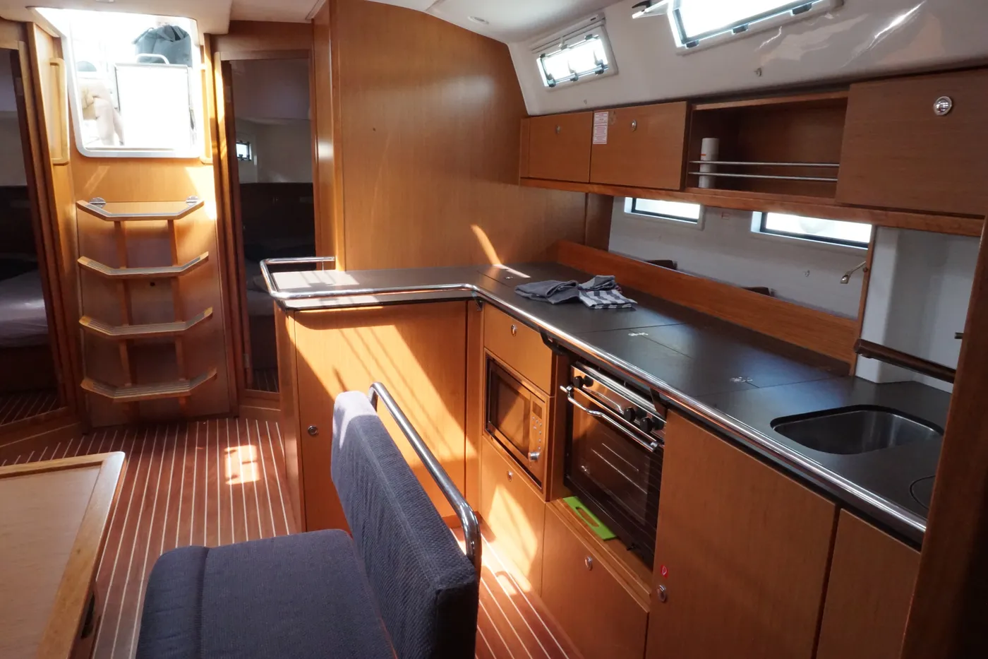 Bavaria Cruiser 45 - Sailboat in Lemmer