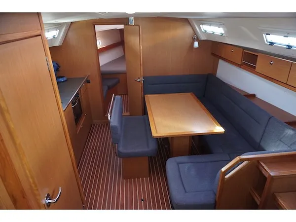 Bavaria Cruiser 40 - Sailboat in Lemmer
