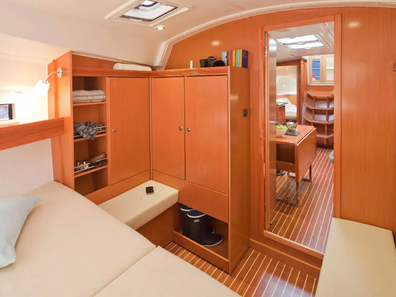Bavaria Cruiser 36 - Sailboat in Palma