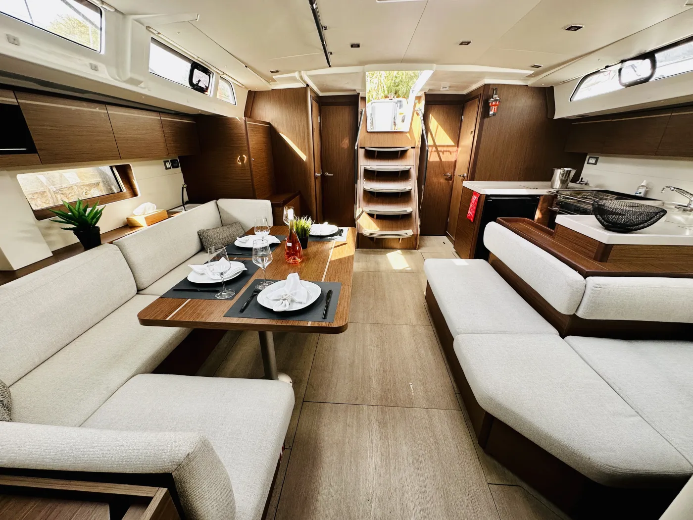 Oceanis 51.1 - Sailboat in Alimos