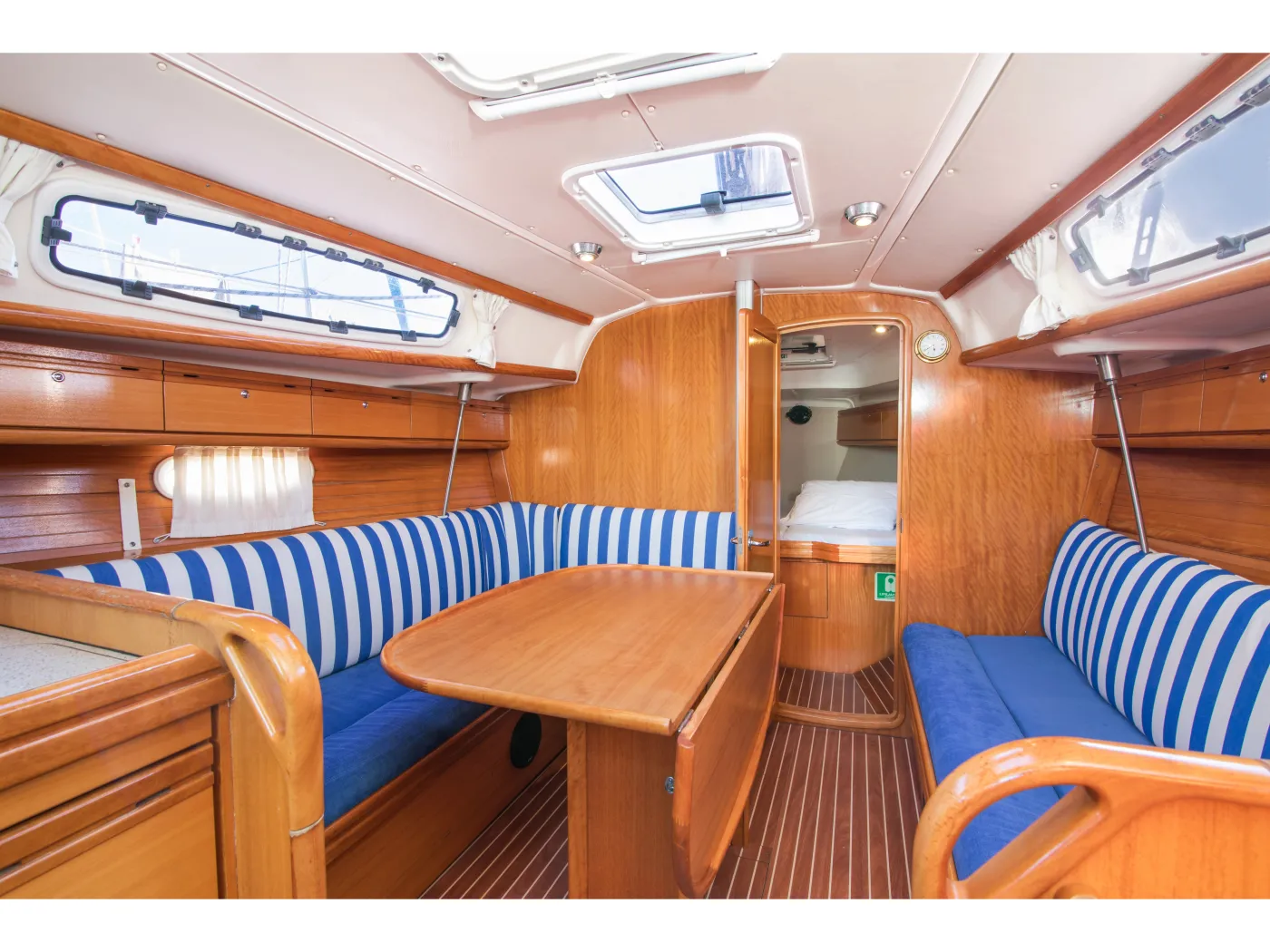 Bavaria 34 Cruiser - Yelkenli içinde Kontokali