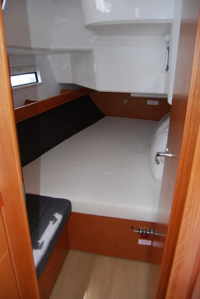 Bavaria Cruiser 37 - Sailboat in Kontokali