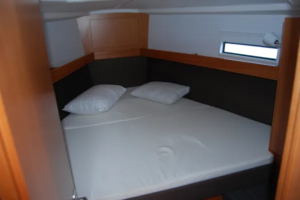 Bavaria Cruiser 37