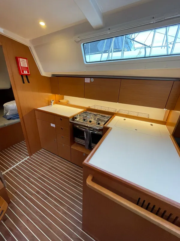 Bavaria C42