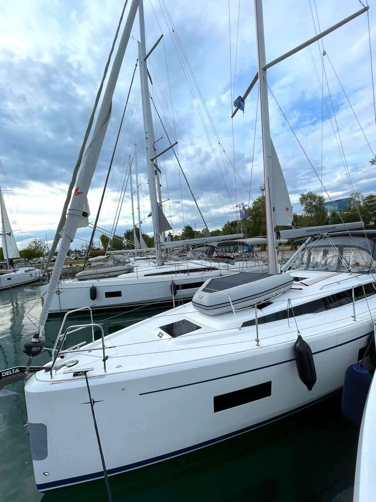 Bavaria C42 - Yelkenli içinde Alimos