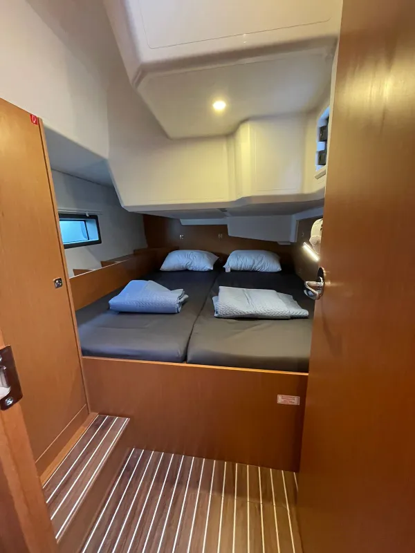 Bavaria C42