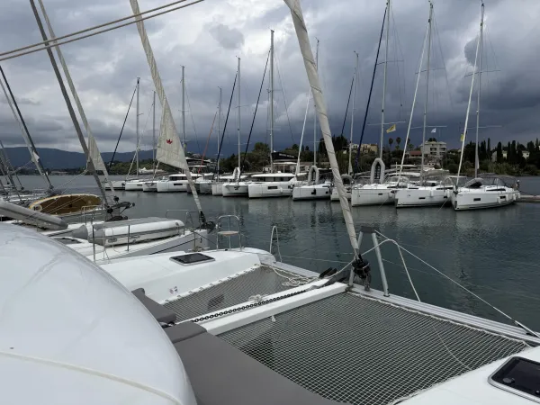 Lagoon 42