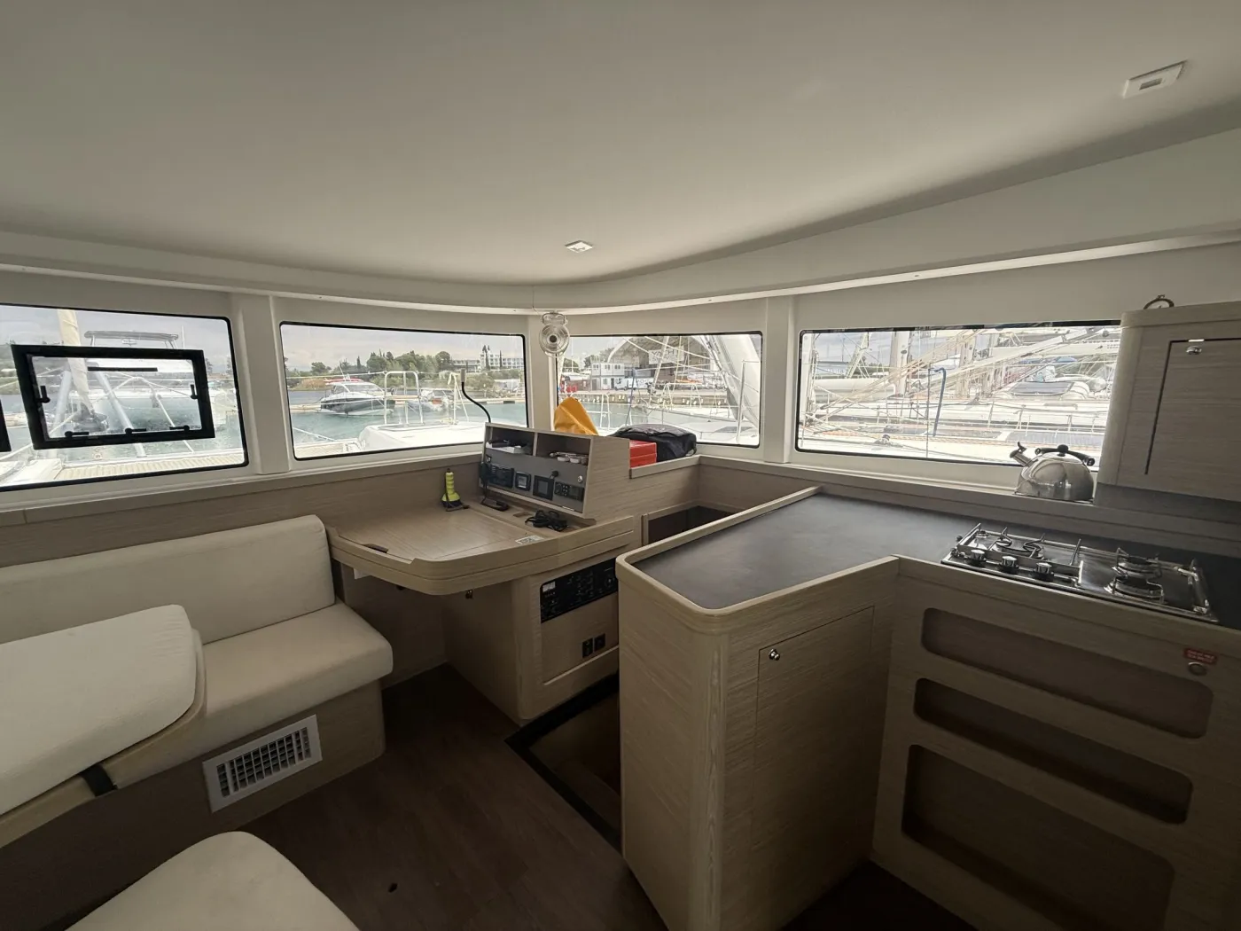 Lagoon 42 - Catamaran in Kontokali