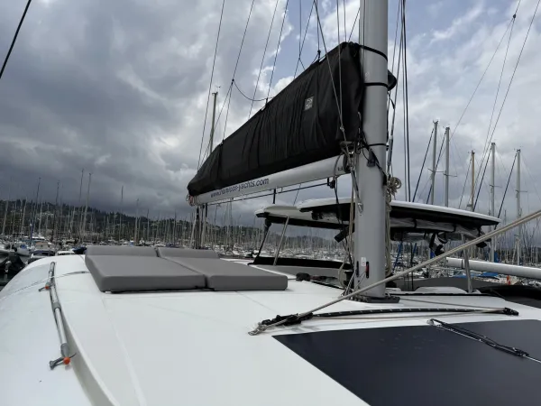 Lagoon 42