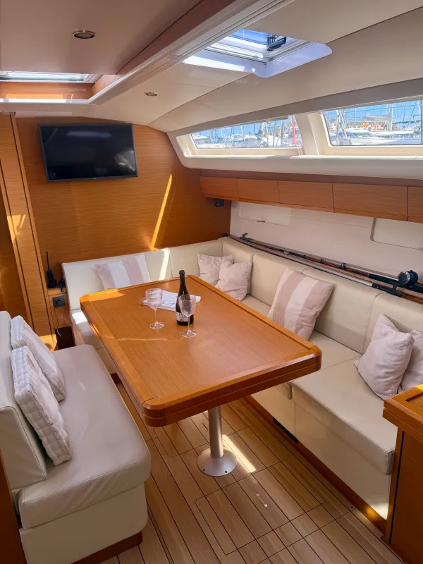 Jeanneau 54