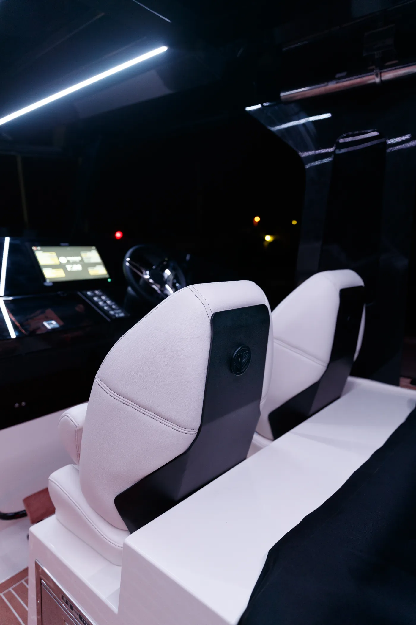 Tesoro T41 - Catamaran in Glifada