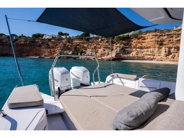 Axopar 37  Sun Top - Motor Yat içinde Paros