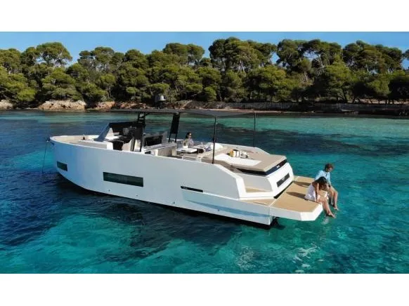 De Antonio D42 - Motor Yacht in Paros