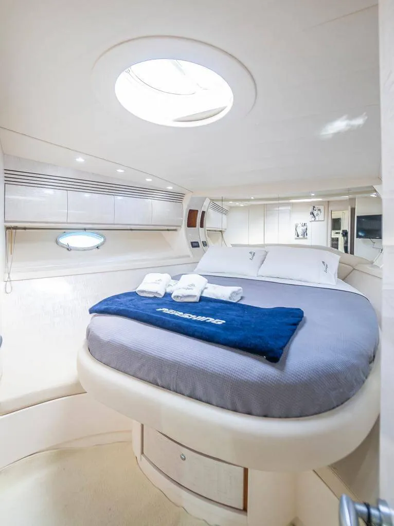 Pershing 54 - Motor Yacht in Alimos