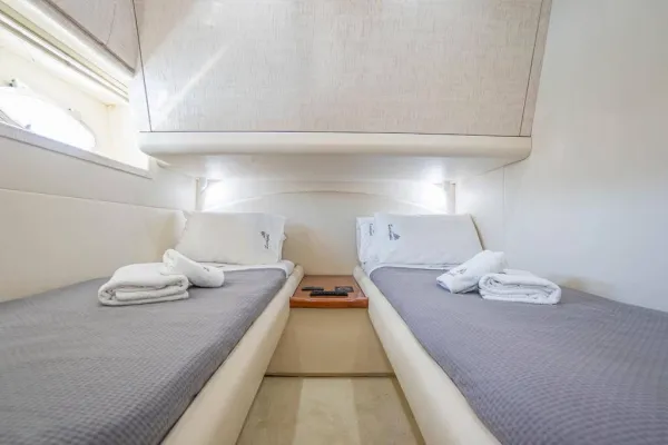 Pershing 54