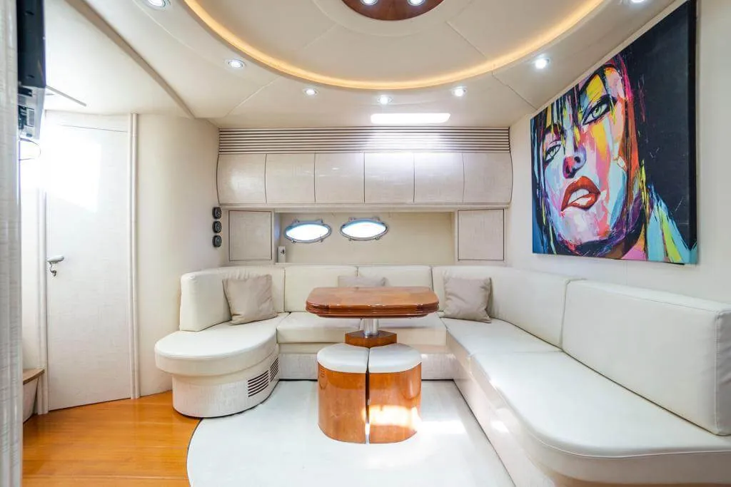 Pershing 54 - Motor Yacht in Alimos