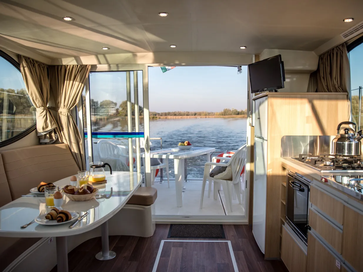 Nicols Estivale Quattro - Motor Yat içinde Rechlin