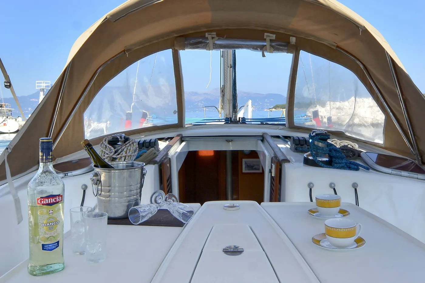 Oceanis 43 - Sailboat in Kerkira
