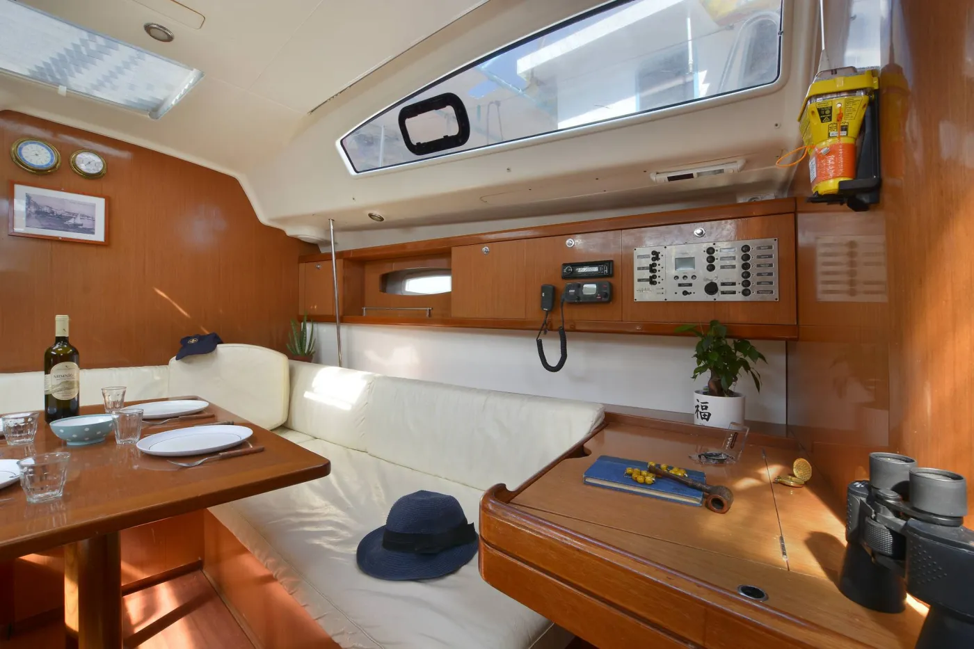 Oceanis 43 - Sailboat in Kerkira