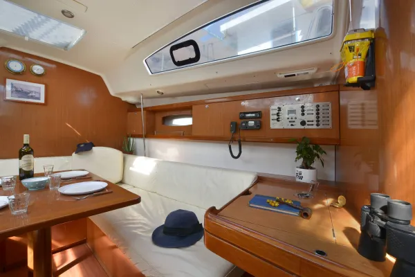 Oceanis 43