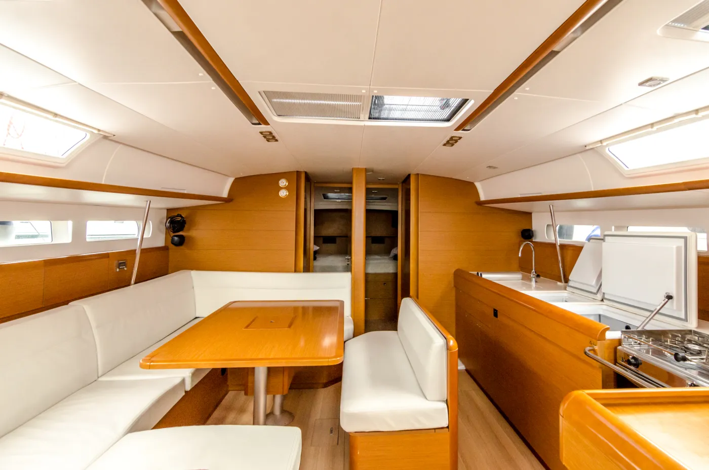 Sun Odyssey 519 - Sailboat in Kerkira