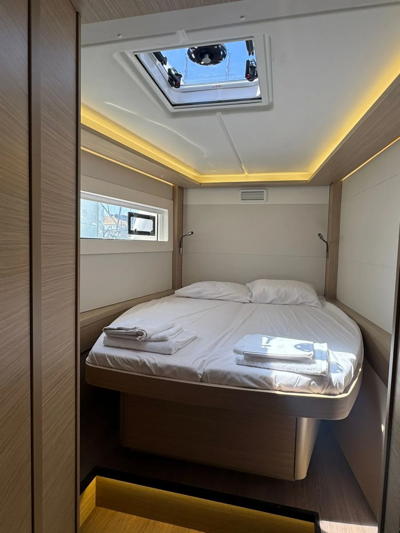 SKY LIMIT - Catamaran in Alimos