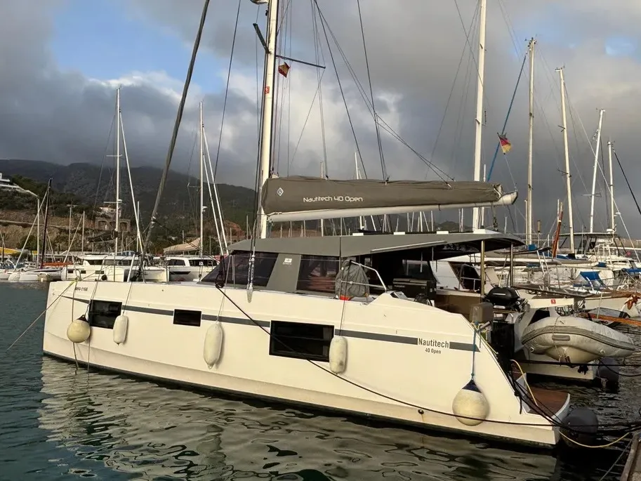 Lollo III - Catamaran in Punat