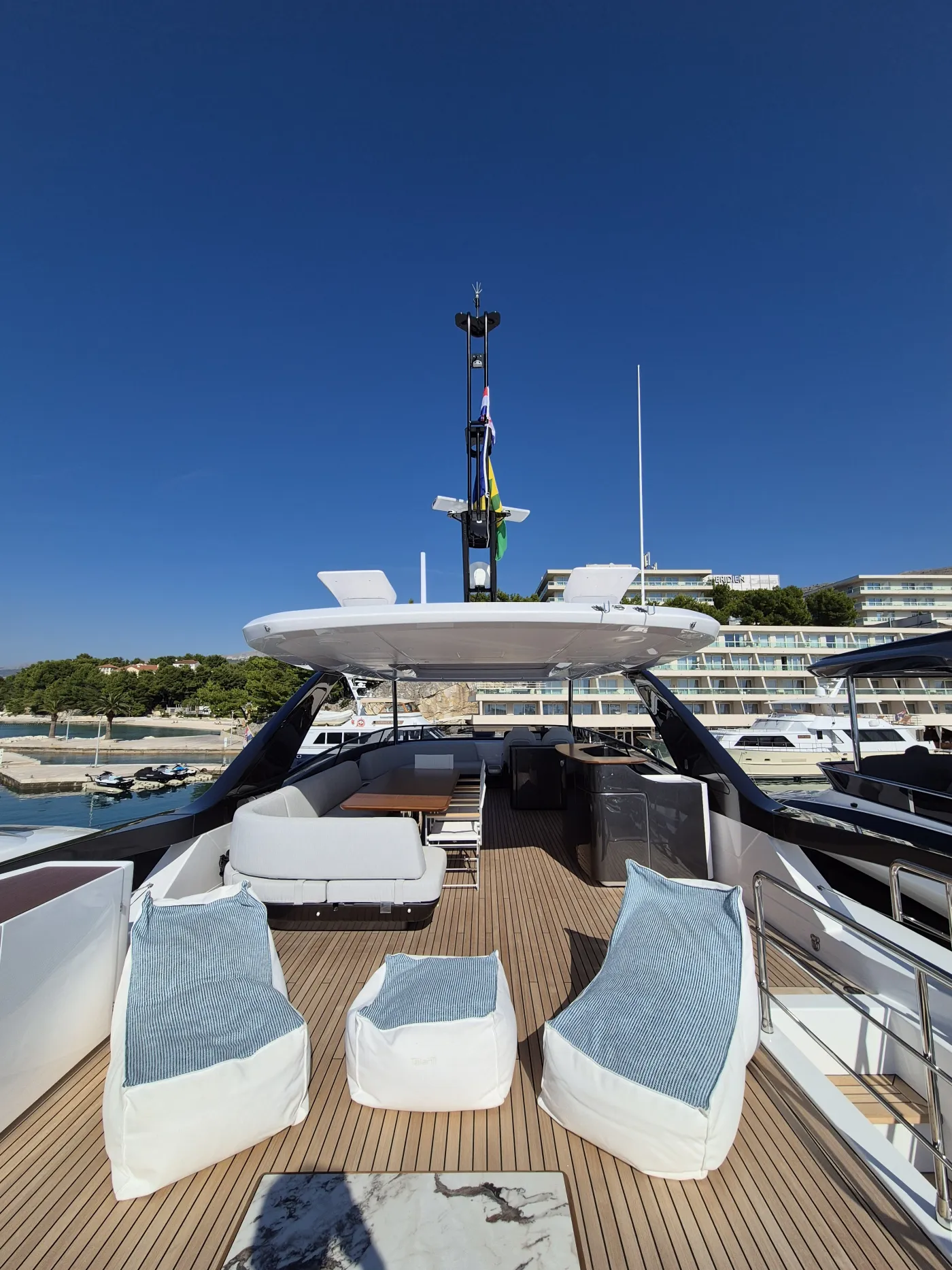 First Horizon - Motor Yacht in Šibenik