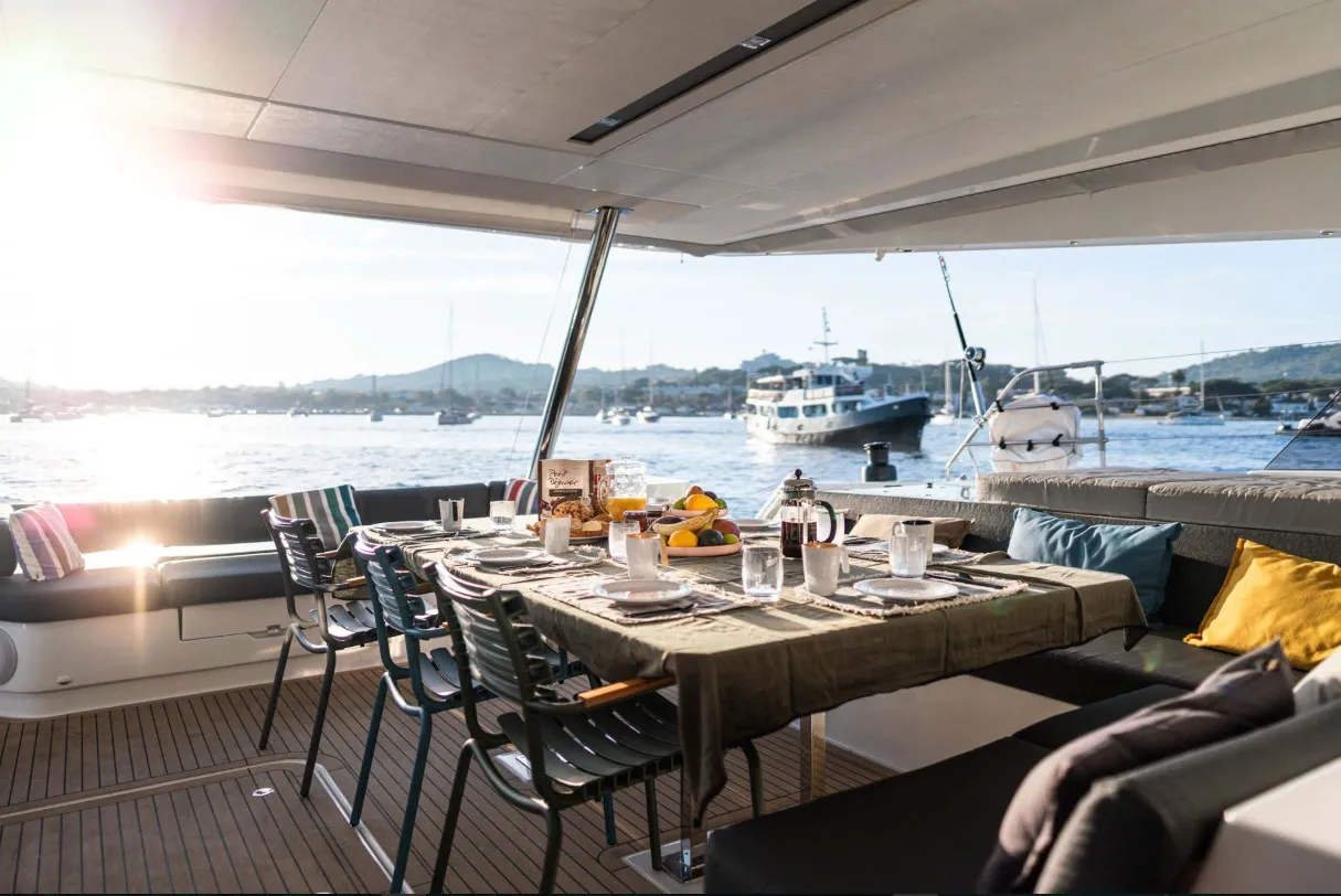 Isaé - Katamaran içinde Cogolin