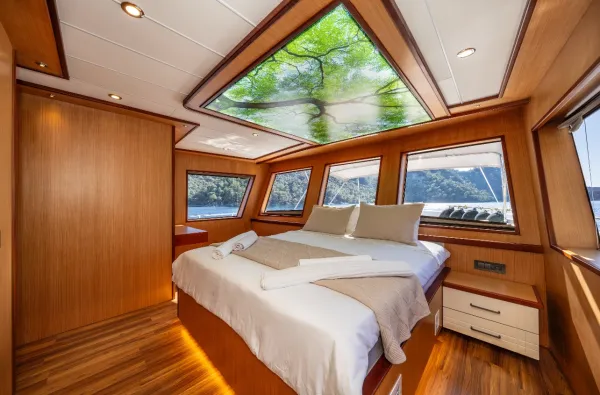 Lila Trawler