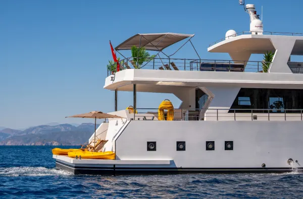 Lila Trawler