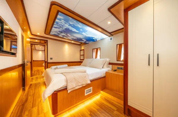 Lila Trawler