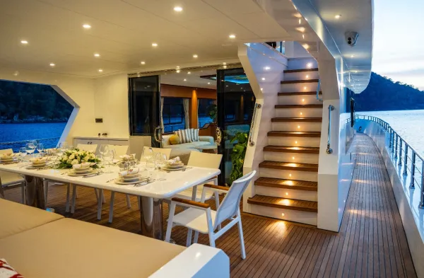Lila Trawler