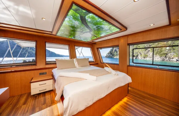 Lila Trawler