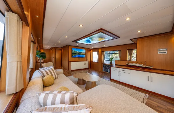 Lila Trawler