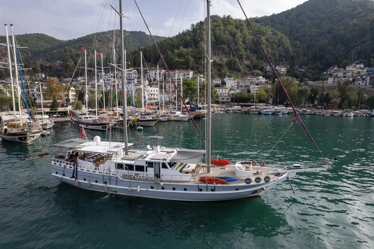 Diamond Lila - Gulet içinde Cumhuriyet