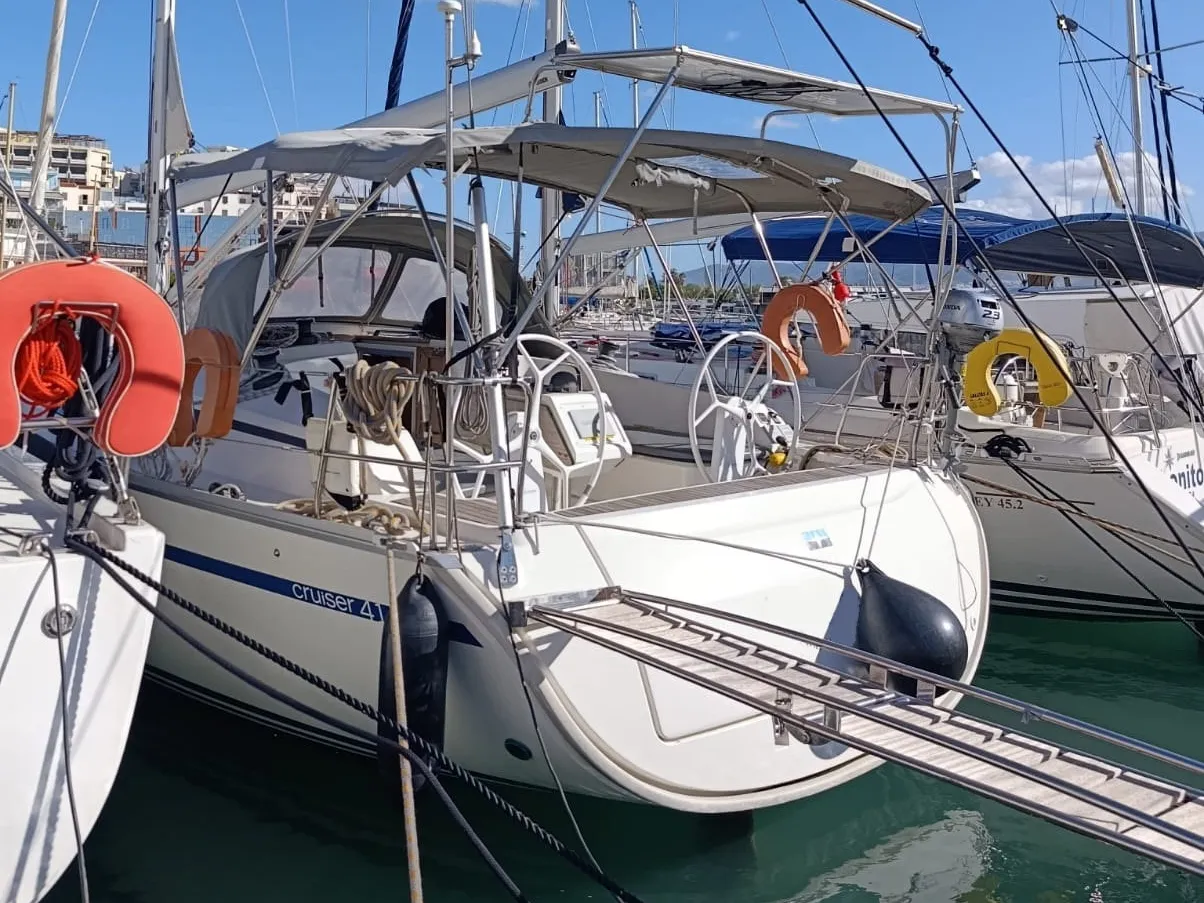Blue Pearl - Yelkenli içinde Pireas