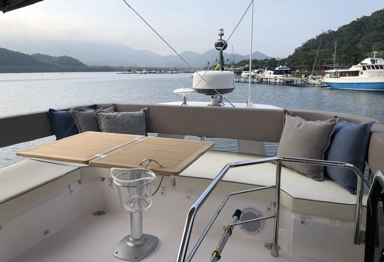 YES - Motor Yacht in Šibenik