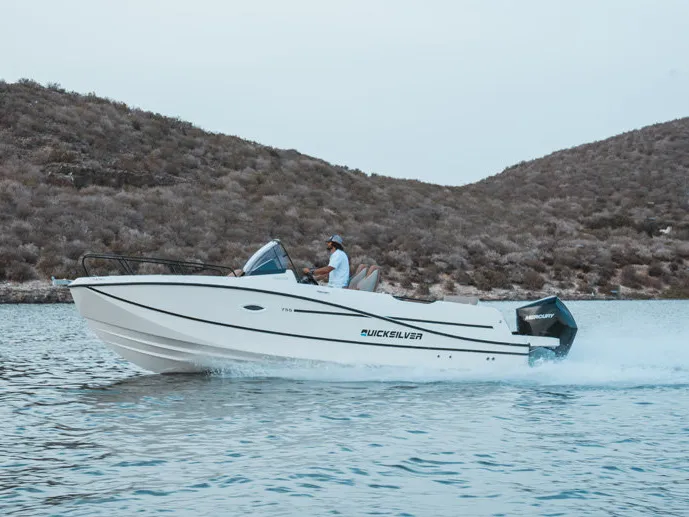Quicksilver Active 755 sundeck - Motor Yacht in Trogir