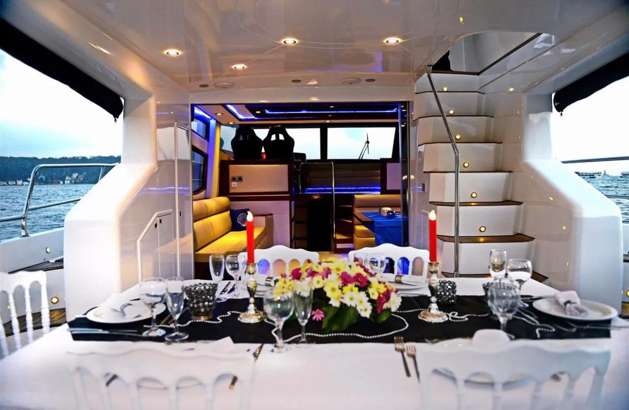 Prestige - Motor Yacht in Arnavutköy