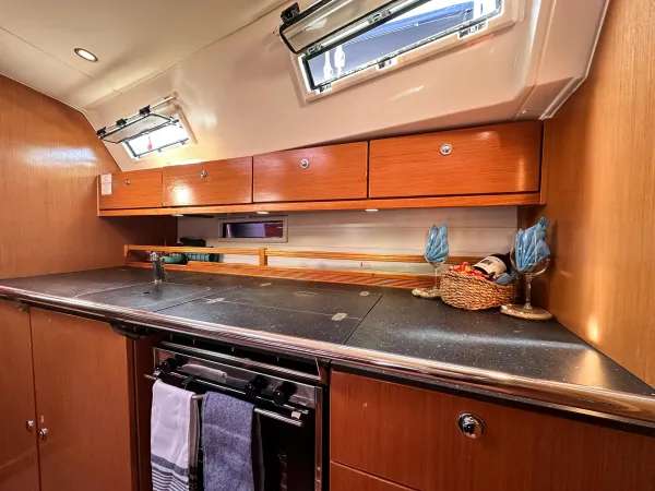 Bavaria 40 Cruiser in the Best Sailing Area - Photo 10