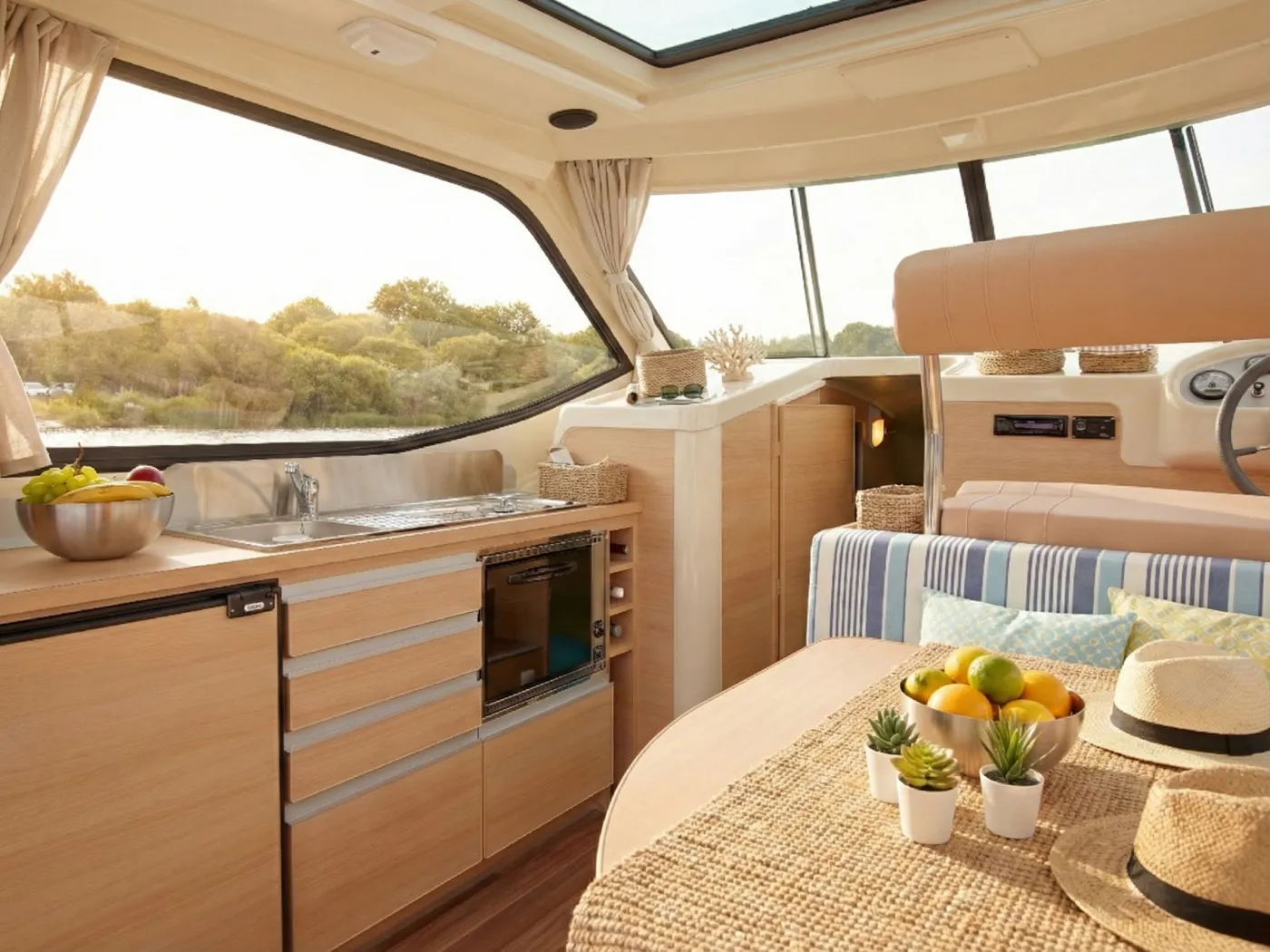 Cruiser Comfort 2/4 Pers. - Motor Yacht in Saint-Nazaire-d'Aude