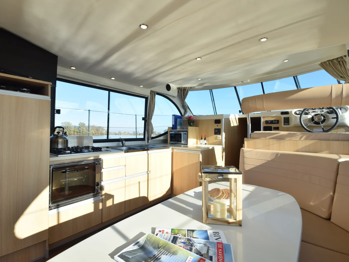 Cruiser Premium+ 8/10 Pers. - Motor Yacht in Kerkdriel