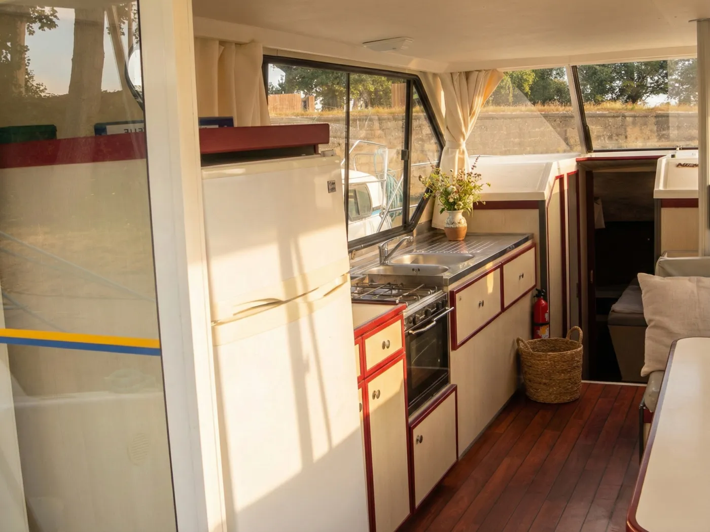 Cruiser Classic 2/3 Pers. - Motor Yacht in Sireuil